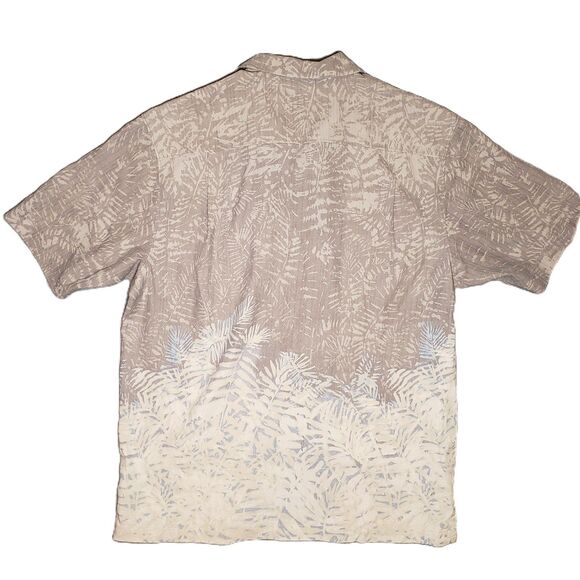 Tommy Bahama 100% Silk Hawaiian Aloha Shirt Mens M Gray Cream Palm Original Fit - Picture 2 of 5
